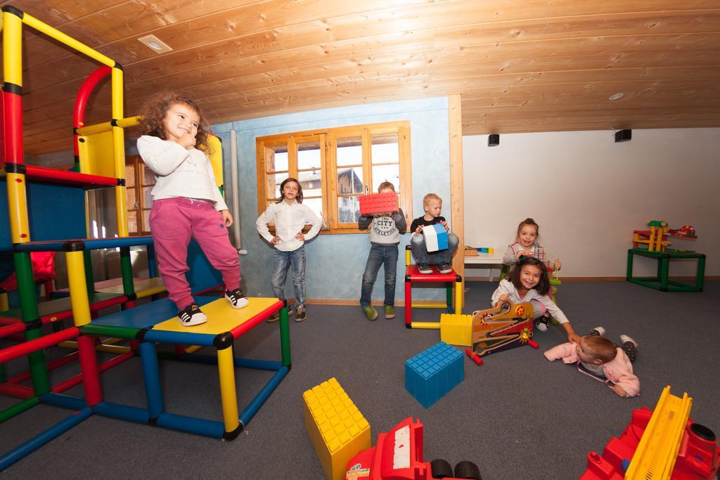 Familienhotel Alpina Breil/Brigels Luaran gambar